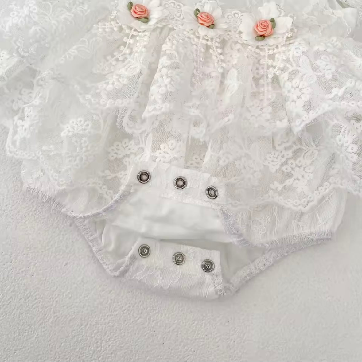 White Lace Baby Romper with Floral Details – Size 3–6 Months | Elegant Infant Photoshoot Outfit