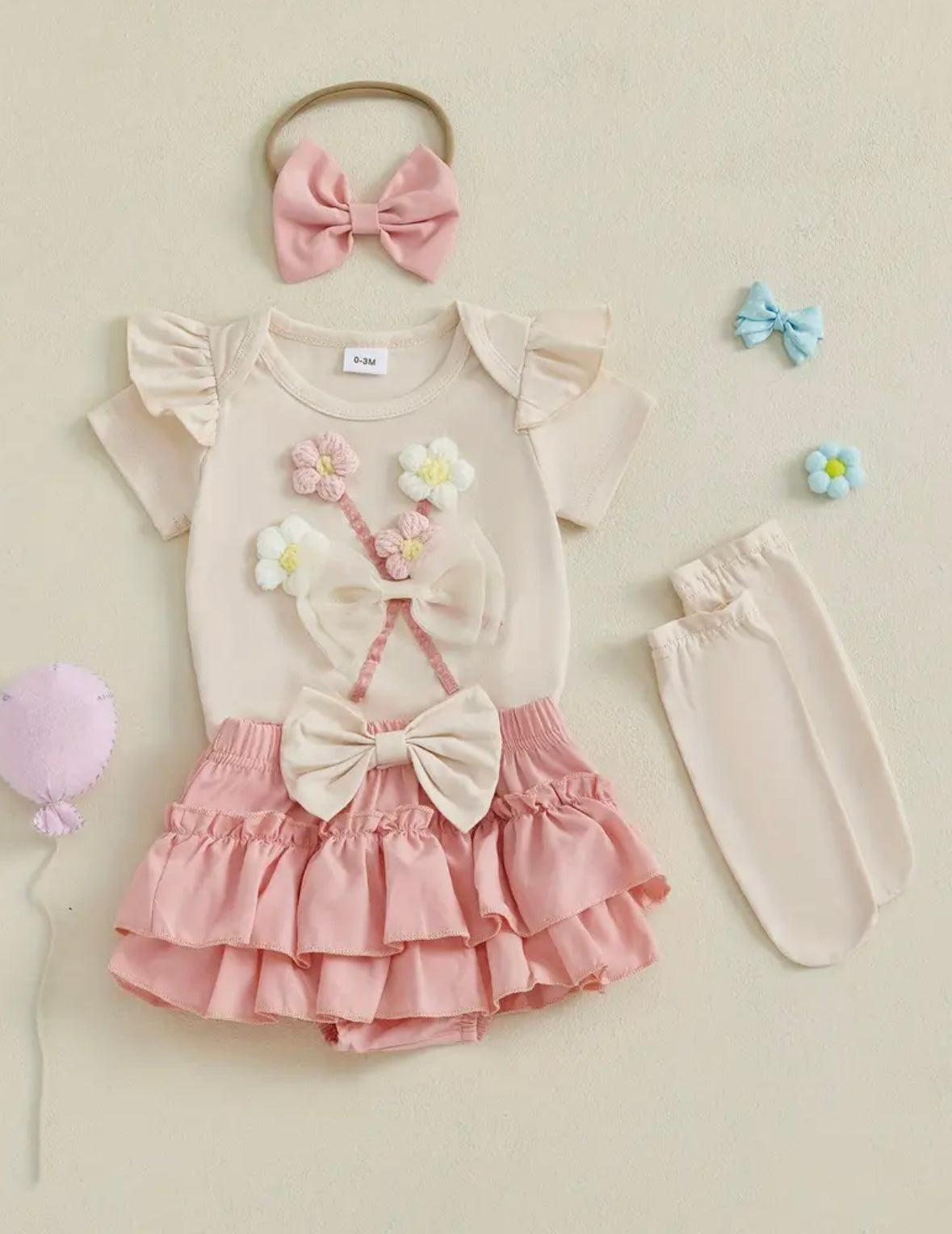 🌸 4-Piece Baby Girl Set – Floral Romper, Ruffle Shorts, Headband & Stockings 🌸