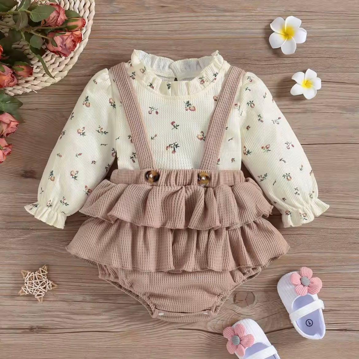 Vintage Ruffle Suspender Set – Beige Floral