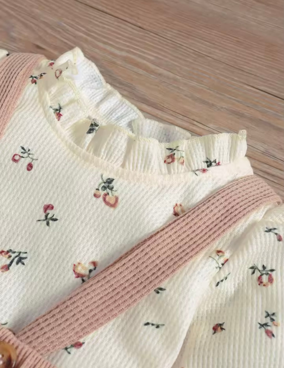 Vintage Ruffle Suspender Set – Beige Floral