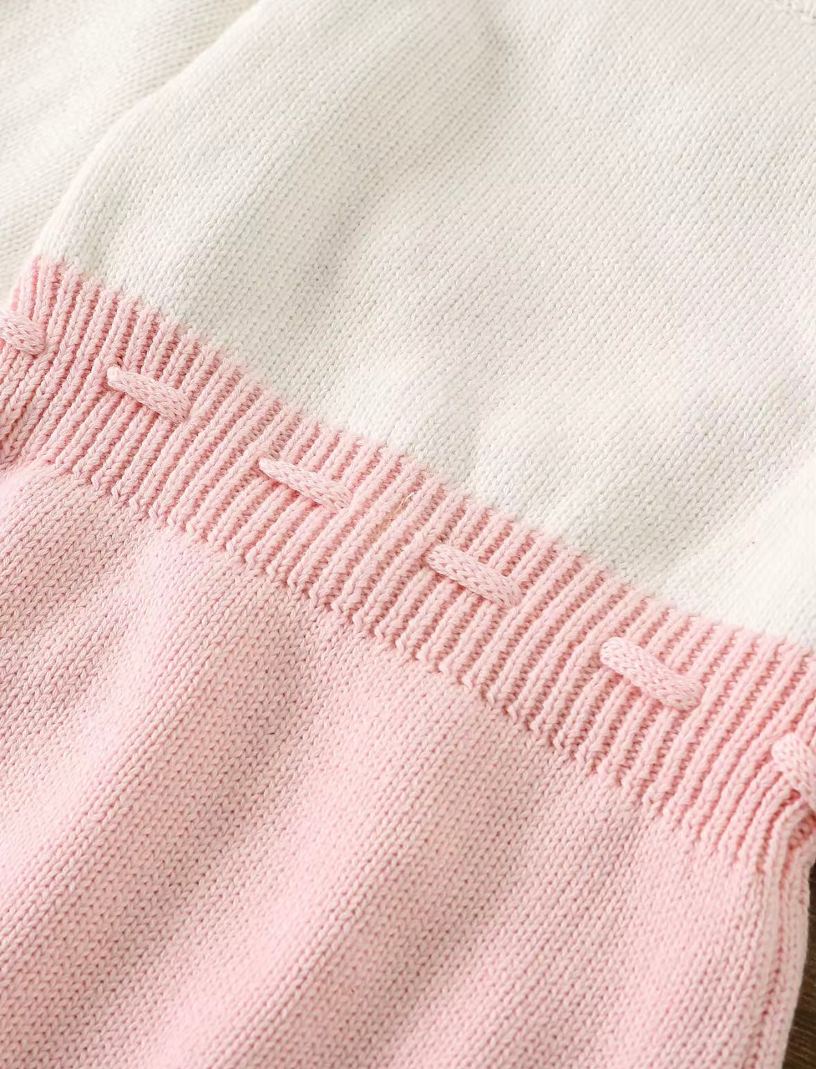 Knitted Baby Romper with Heart Detail – Long Sleeve Pink & White Bodysuit. Size 0-3M and 3-6M available
