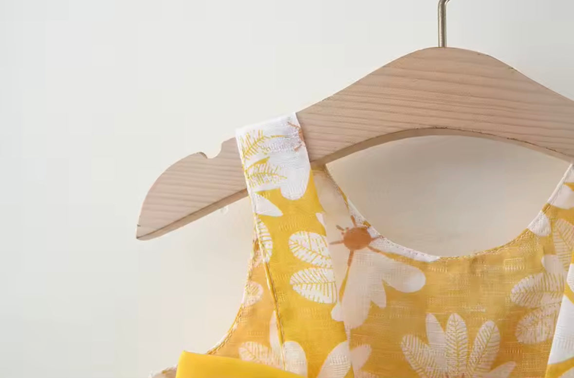 ✨ Sunshine Style for Your Little One ✨
Our adorable Yellow Daisy Dress + Matching Hat