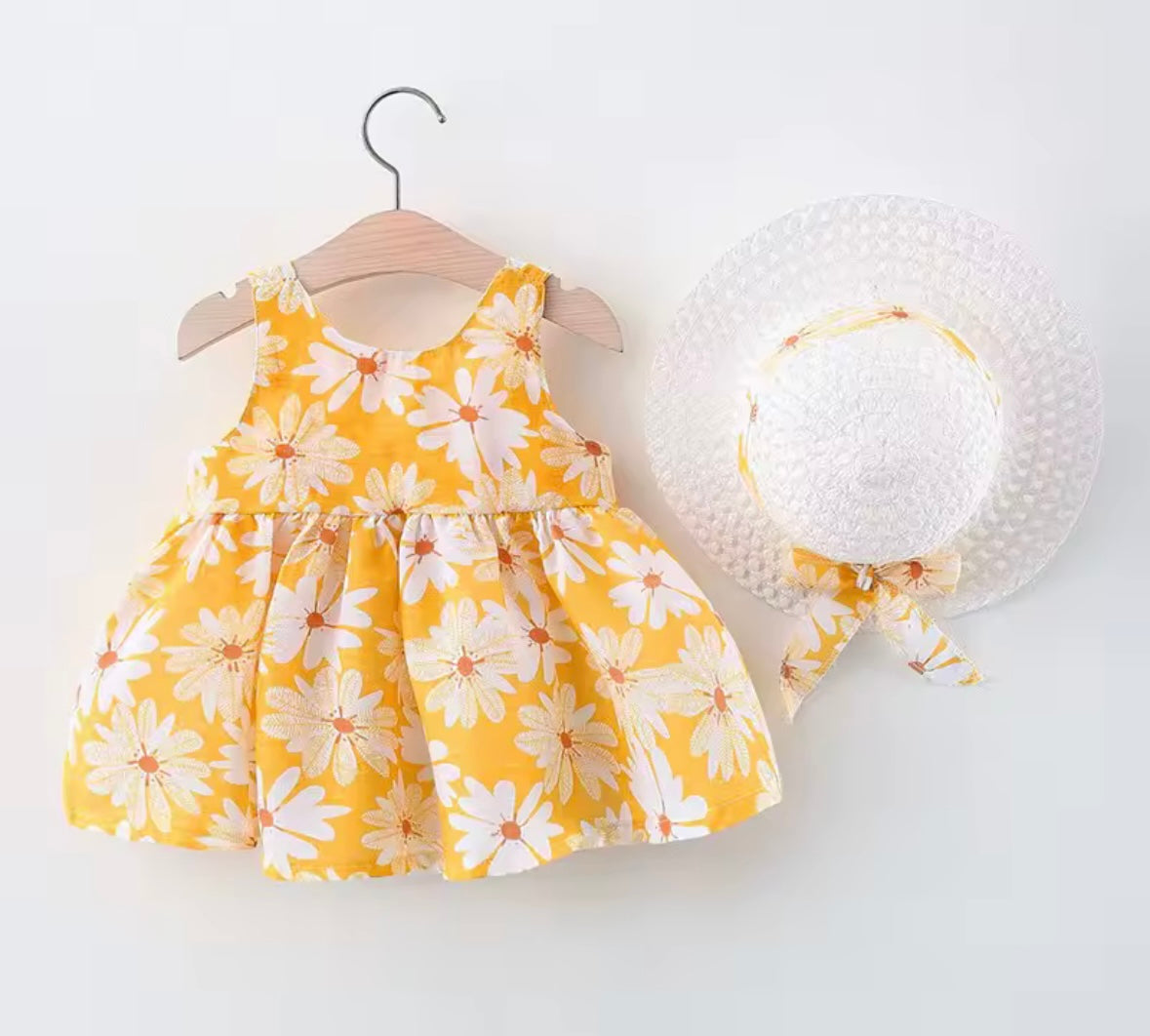 ✨ Sunshine Style for Your Little One ✨
Our adorable Yellow Daisy Dress + Matching Hat