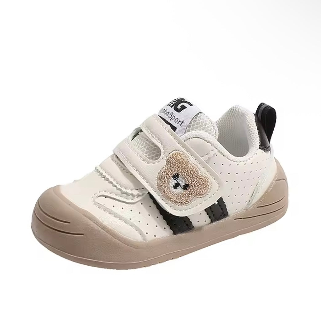 🤍 White Teddy Bear Sneakers – US Kids 6.5 (Fits Foot Length 13.5 cm / 5.12 in – Insole 14.5 cm / 5.71 in)