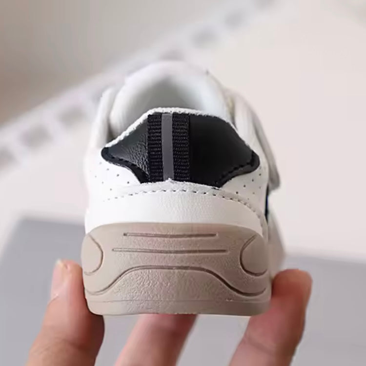 🤍 White Teddy Bear Sneakers – US Kids 6.5 (Fits Foot Length 13.5 cm / 5.12 in – Insole 14.5 cm / 5.71 in)