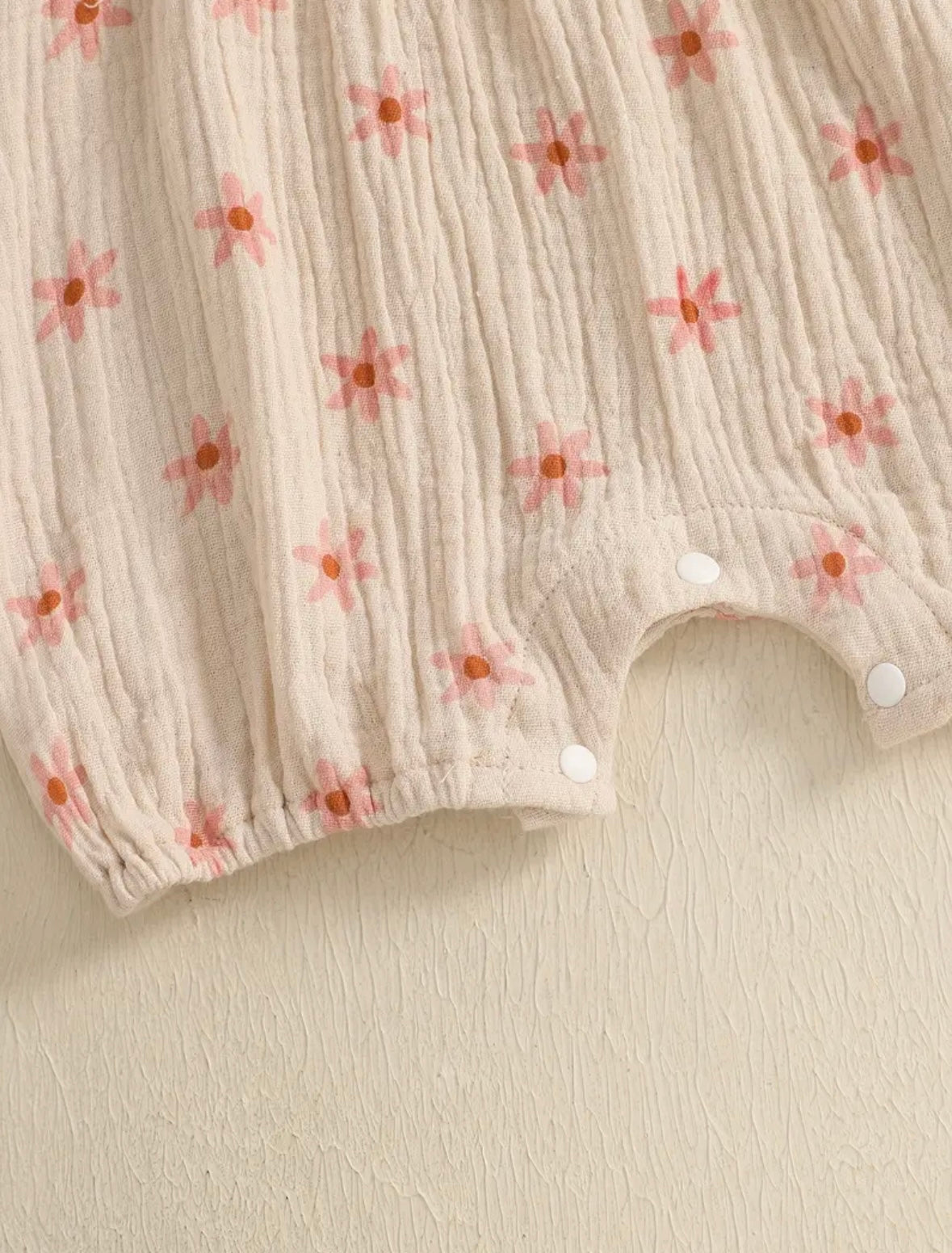 Baby Girl Ruffle Romper with Matching Bow – Size 0–3 Months