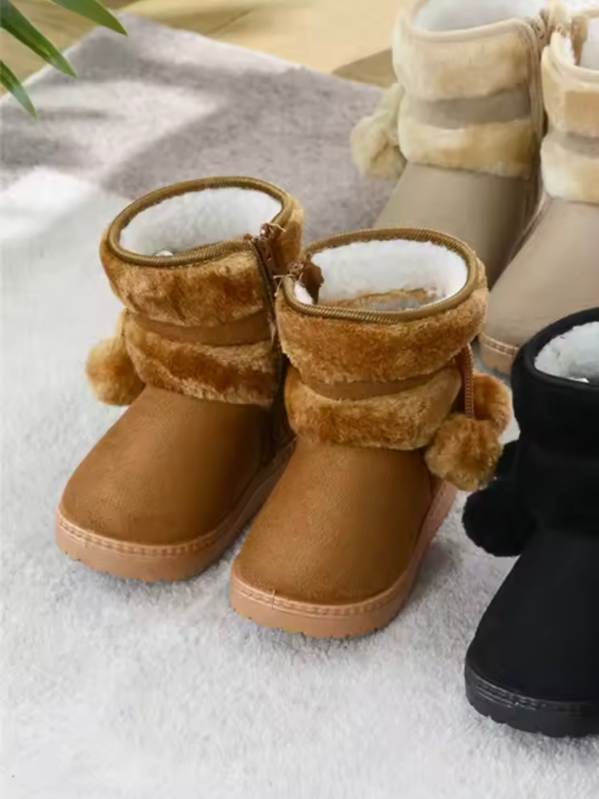 ❄️ Toddler Girls’ Warm Winter Boots with Pom-Poms – US Size 8 Toddler