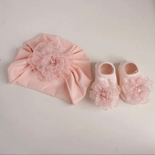 Newborn Baby Girl Gift Set – Pink Turban Hat & Matching Flower Shoes (0–6M)