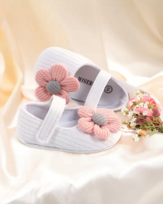 Toddler Girl White Mary Jane Flats with Pink Knit Flower | Size 4 Toddler | Baby & Toddler Dress Shoes