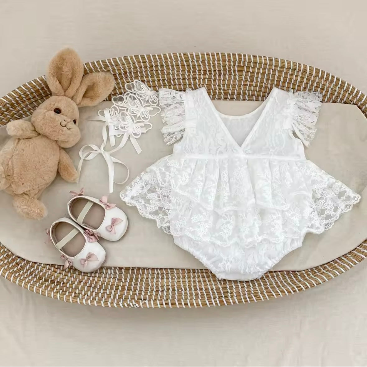White Lace Baby Romper with Floral Details – Size 3–6 Months | Elegant Infant Photoshoot Outfit