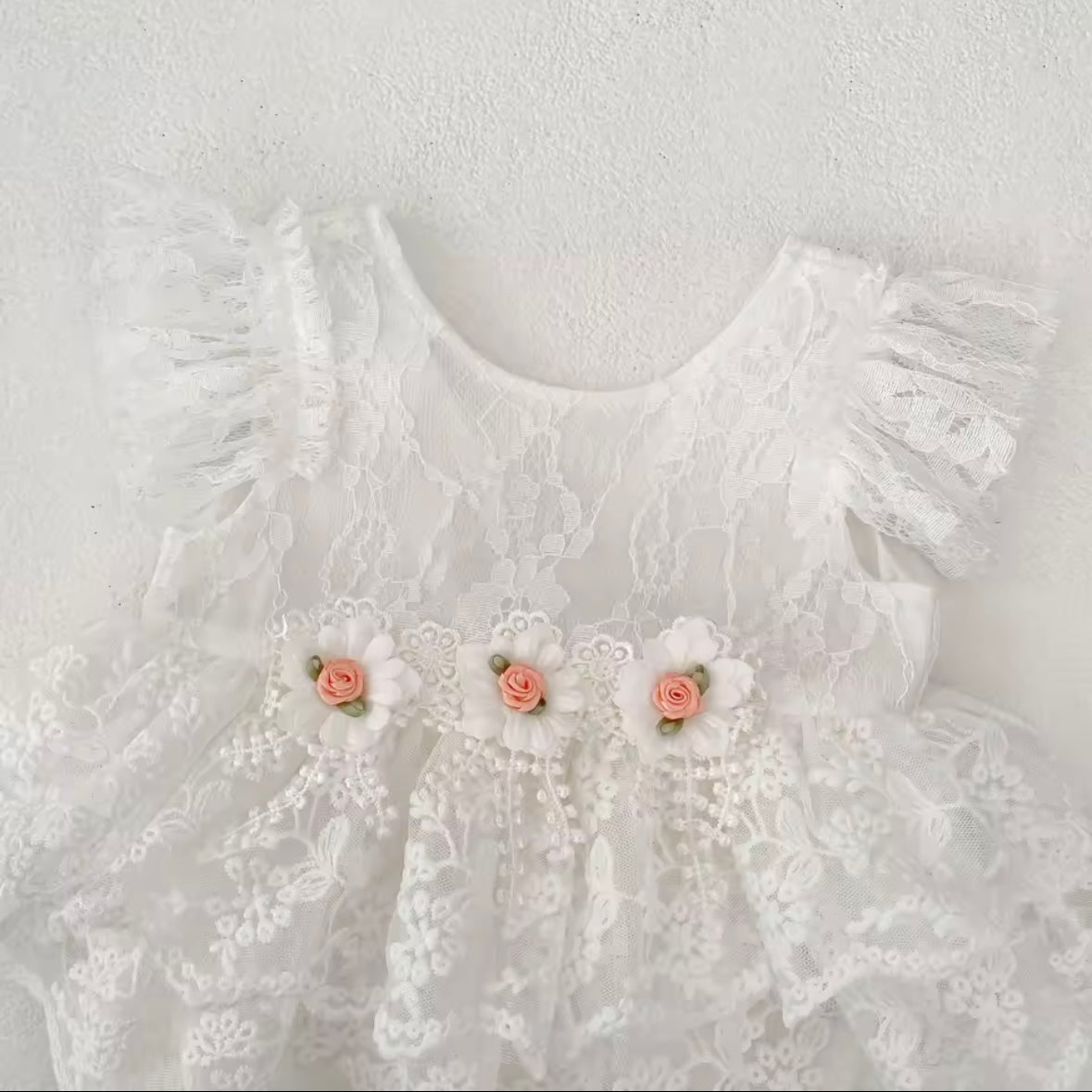White Lace Baby Romper with Floral Details – Size 3–6 Months | Elegant Infant Photoshoot Outfit