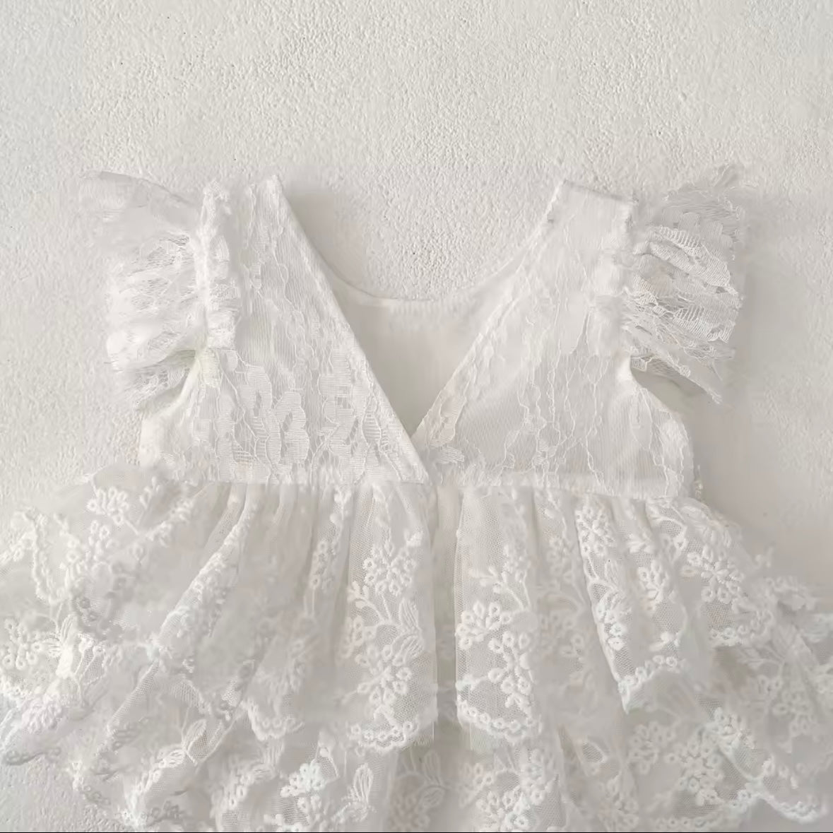 White Lace Baby Romper with Floral Details – Size 3–6 Months | Elegant Infant Photoshoot Outfit