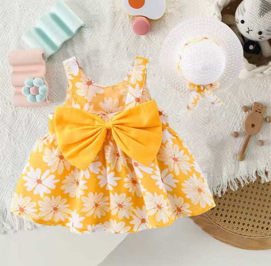 ✨ Sunshine Style for Your Little One ✨
Our adorable Yellow Daisy Dress + Matching Hat