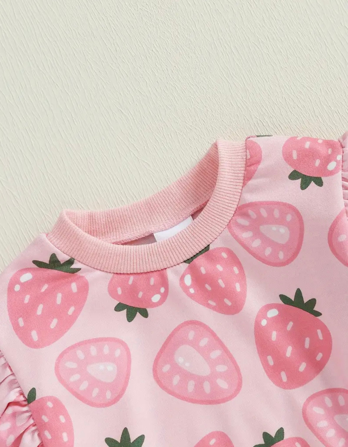 Baby & Toddler Strawberry Print Sweatshirt & Jogger Set – Pink. Size3-6months