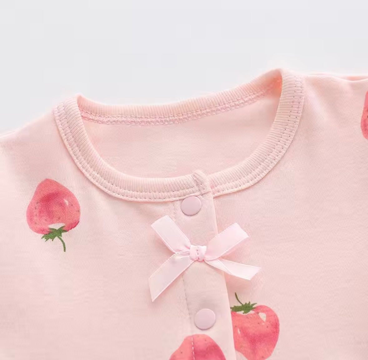 Baby Girl Strawberry Print Long Sleeve Romper. Size 0-3 months