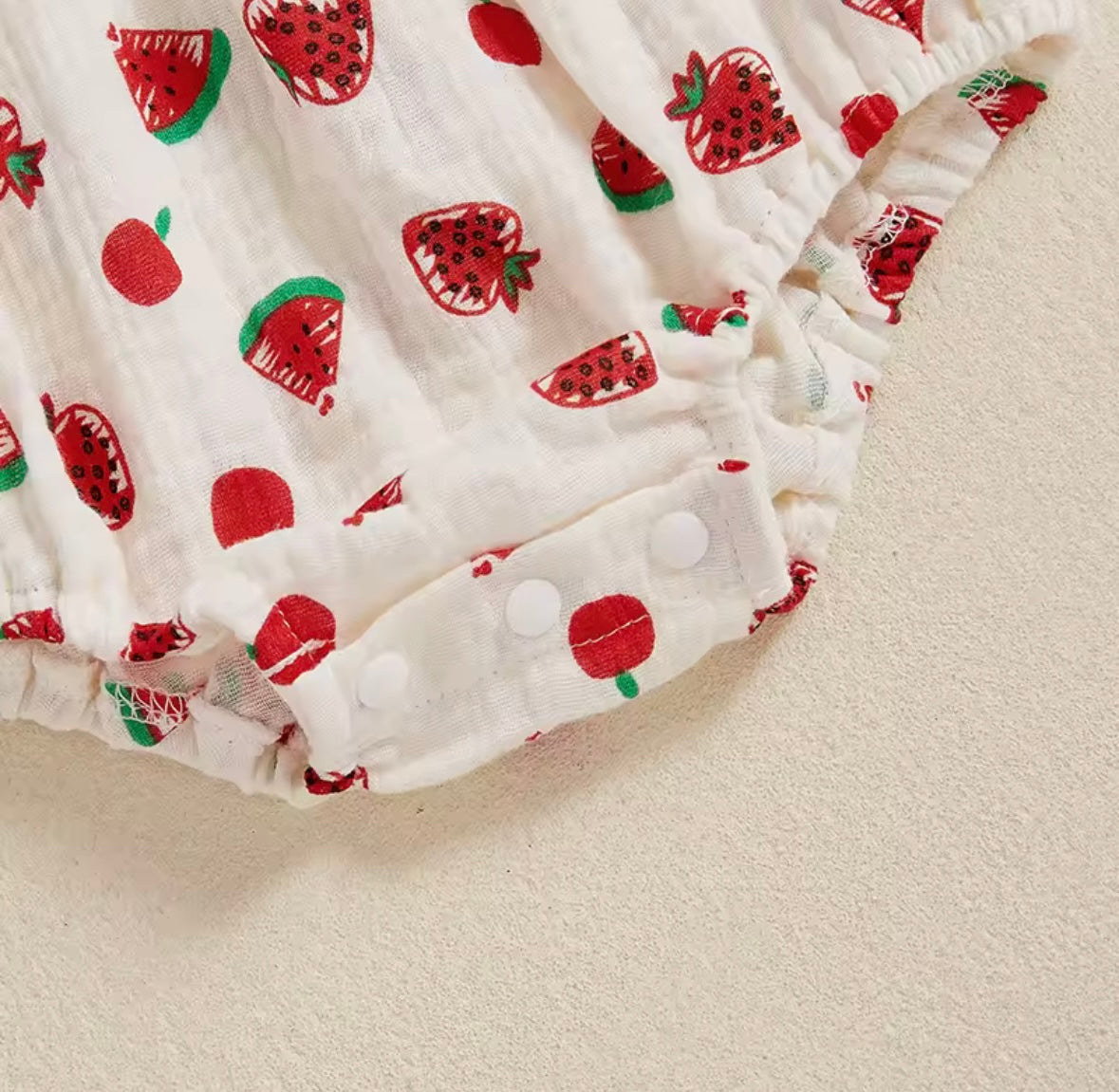 Baby Girl Summer Strawberry Romper with Headband – Flutter Sleeve Bodysuit. Size 0-3months