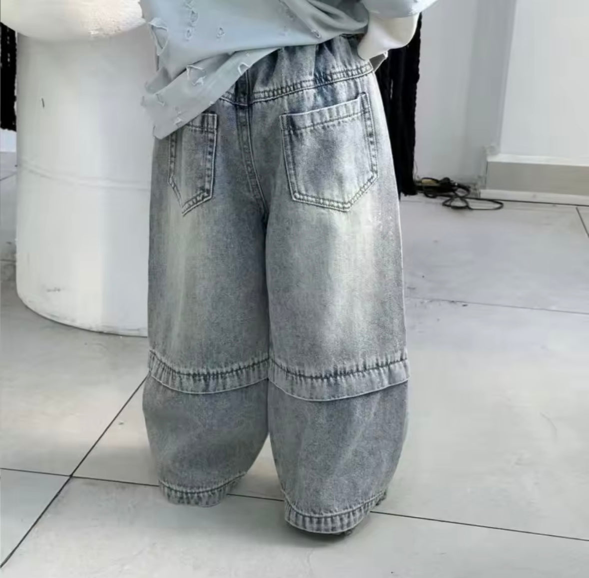 Premium Quality Streetwear Set – Distressed Graphic Tee & Wide-Leg Zipper Jeans (Size 3T)