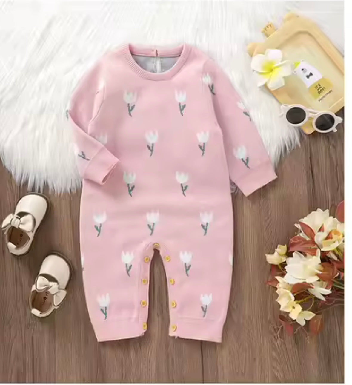 🌸 Pink Knit Baby Romper with White Flowers – Size 0–3M 🌸