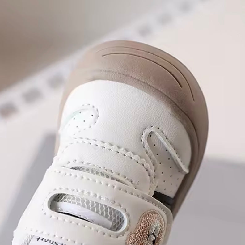 🤍 White Teddy Bear Sneakers – US Kids 6.5 (Fits Foot Length 13.5 cm / 5.12 in – Insole 14.5 cm / 5.71 in)