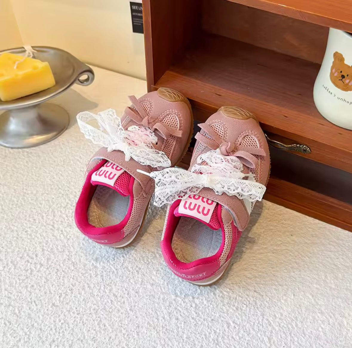 🌸 Dusty Pink & White Toddler Sneakers with Lace Laces – Size EU 26 / US Kids 9