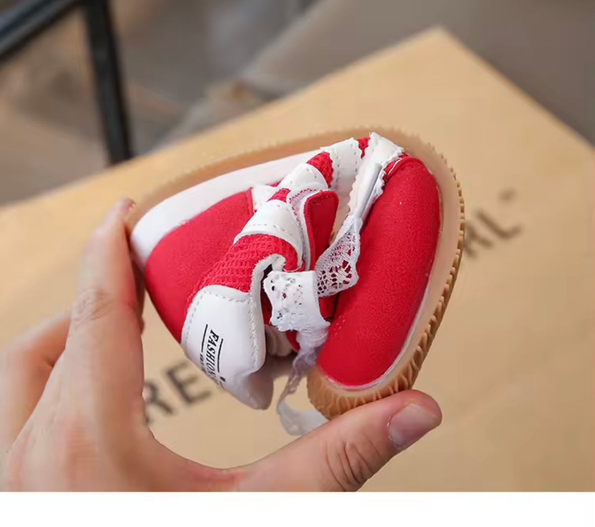 🔥 Red & White Toddler Sneakers with Lace Laces – Size EU 27 / US 10 Kids