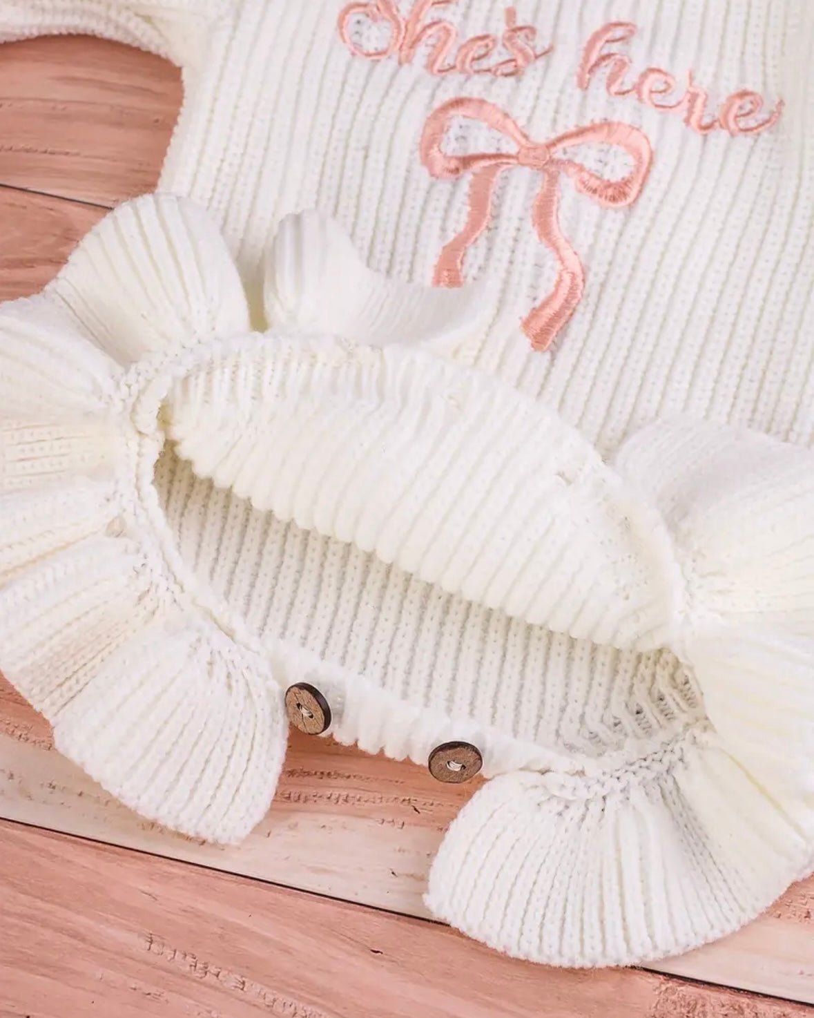 🤍 Newborn “She’s Here” Knit Romper with Bow Headband – Size Newborn