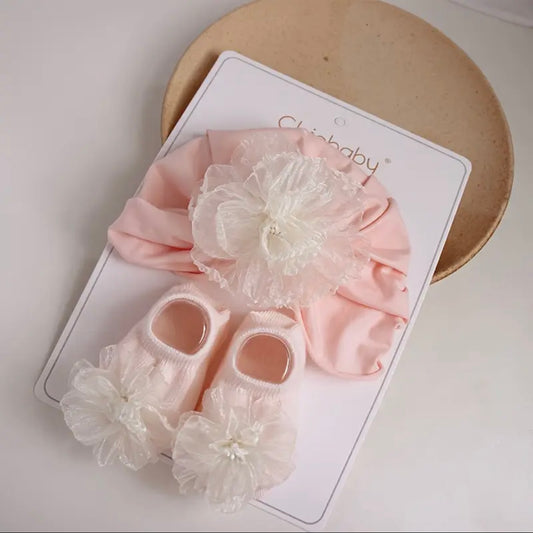 Newborn Baby Girl Gift Set – Pink Turban Hat & Matching Flower Shoes (0–6M)