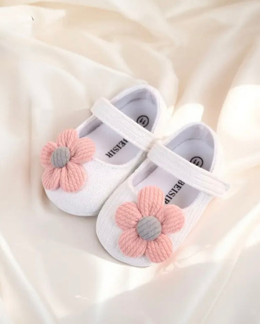 Toddler Girl White Mary Jane Flats with Pink Knit Flower | Size 4 Toddler | Baby & Toddler Dress Shoes