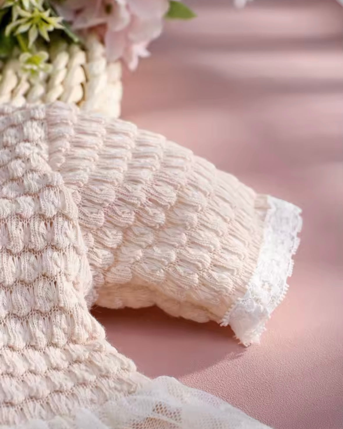 Extremely Soft Newborn Knit & Lace Photoshoot Dress – Cream (Newborn Size)