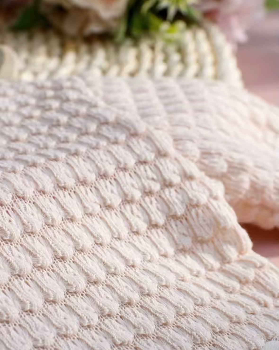 Extremely Soft Newborn Knit & Lace Photoshoot Dress – Cream (Newborn Size)